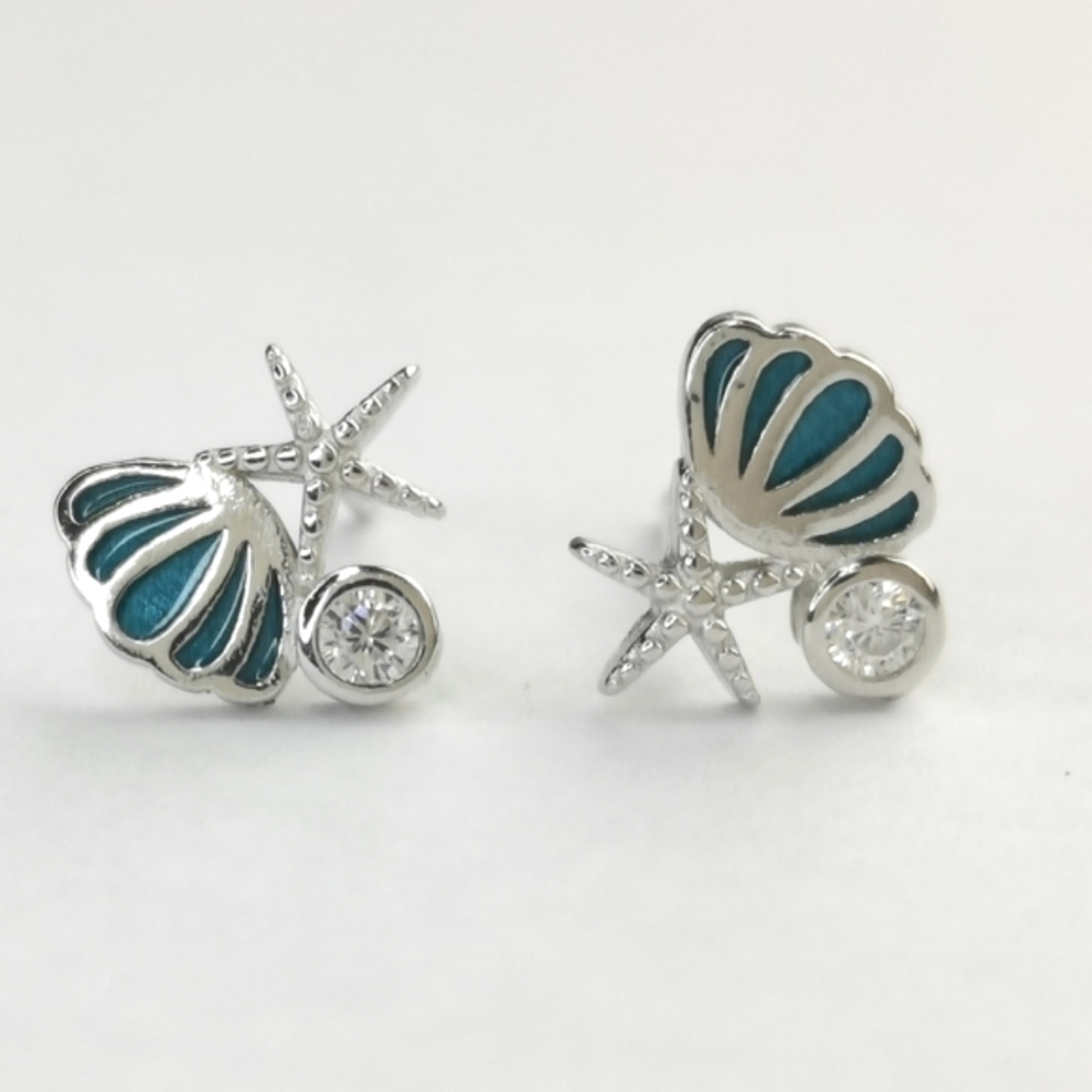 NWT small shell starfish stud earrings in Sterling Silver enamel cz